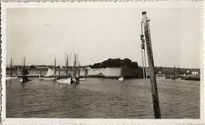 PHOTO ANCIENNE - VINTAGE SNAPSHOT - CONCARNEAU PORT DE PÊCHE BATEAU BRETAGNE 3