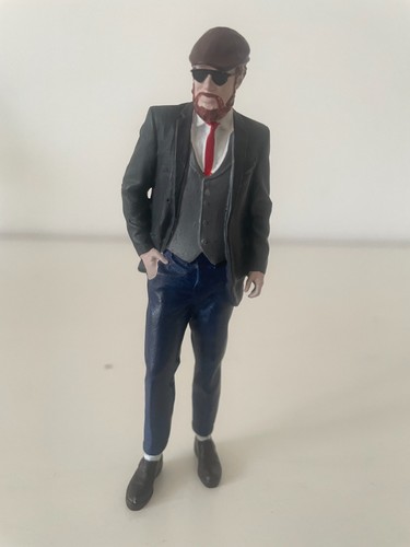 Atlantic case figurines - case,