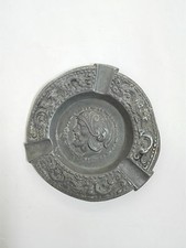 Ancien cendrier en étain fait