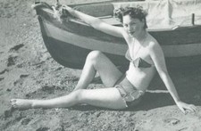 BATH GIRLS   EN MAILLOT DE