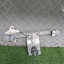 Leve vitre mecanique arriere gauche RENAULT CLIO 4 phase 1 1.2 16V 827013204R