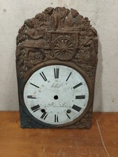 ENTOURAGE EN CUIVRE REPOUSSÉ DE COMTOISE HORLOGE DECOR VENDANGE FRONTON CADRAN