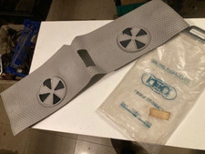 CACHE CALANDRE RADIATEUR NEUF ORIGINAL PEUGEOT 104 GL GLS Z ZS