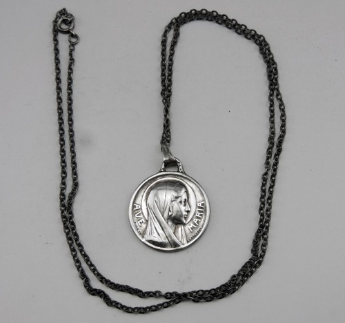 Ancienne médaille pendentif