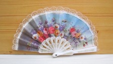 petit éventail ancien avec