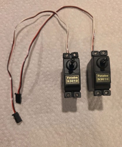 Futaba s3010 servos - 2,