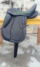 Selle de dressage en cuir mono