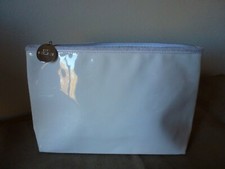 POCHETTE DE TOILETTE CHANEL PRECISION  BLANCHE ETAT NEUF