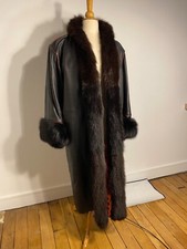 Long manteau Yves Saint Laurent cuir noir et fourrure T40