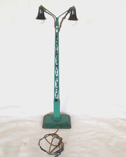 AC5235: Vintage Lampadaire
