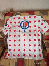 maillot plus casquette à pois rouge tour de France