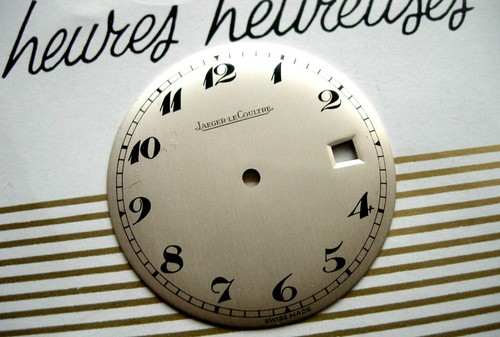 Cadran argenté date montre