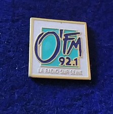 RARE PINS RADIO O'FM LA RADIO SUR SEINE 92.1 FM MÉDIA