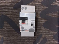 DISJONCTEUR DIFFERENTIEL 2