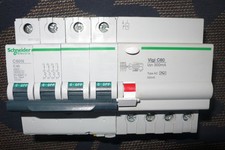 DISJONCTEUR DIFFERENTIEL TETRA 40A 300mA TYPE AC SCHNEIDER ELECTRIC 40AMPERE 4P.