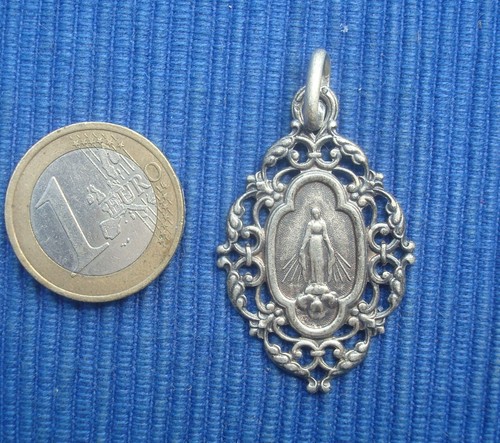 B33 belle médaille communion - b33,
