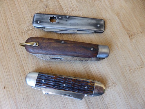 Lot anciens couteaux pliants