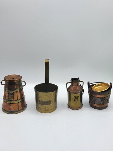 Lot 4 miniatures - -,