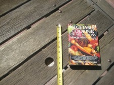 Vintage 1973 - VEGETABLE COOKING OF ALL NATIONS Fine Cookbook Florence Schwartz