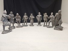 9 figurines soldats moyen age