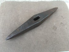 Ancien fer de marteau / Piquage des meules / Fontaine/ Chambéry / Outils anciens