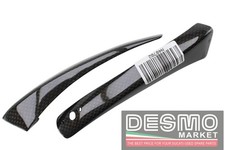 La paire de miroirs en carbone