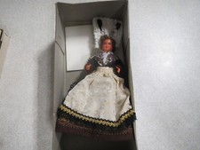 CA254 ANCIENNE POUPEE