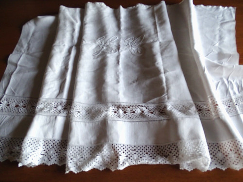 Retour drap dentelle - de,