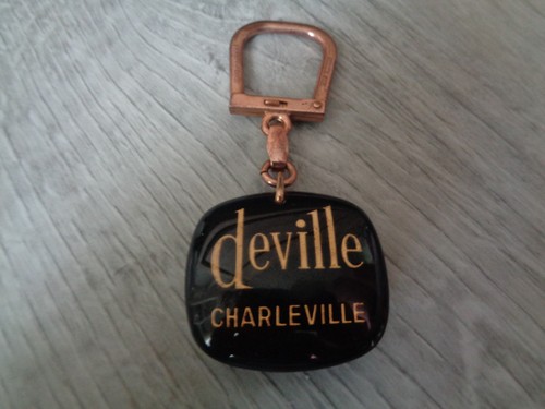 Ancien porte cle - porte, bourbon