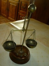 BALANCE DE PRÉCISION ANCIENNE