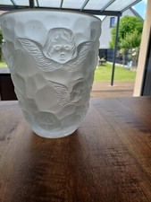 Vase style Lalique décor ange Cherubin Angelot en cristal mat