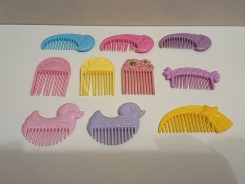 Lot combs accessories - of,