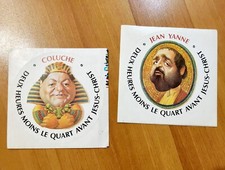 2 autocollants Coluche Jean Yanne Michel Serrault cinéma publicité vintage 80’s