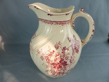 SARREGUEMINES superbe broc de toilette FONTANGES U&C rouge , parfait état