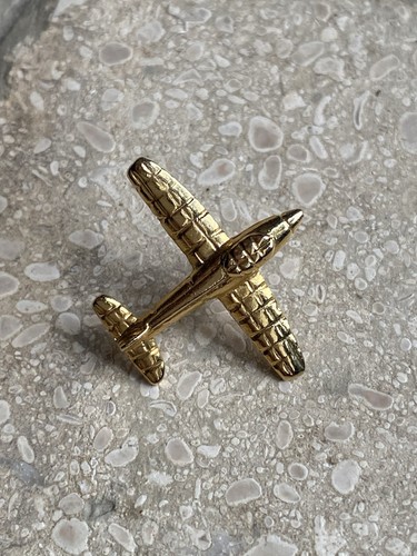 Pin avion doré - avion, ++