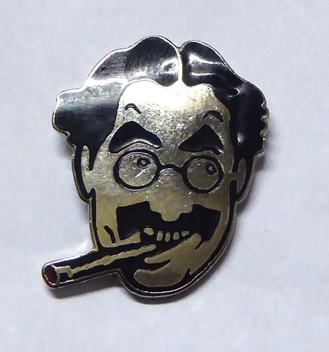 Pin démons merveilles - pin's, et