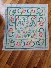 Foulard Parfums CACHAREL Paris