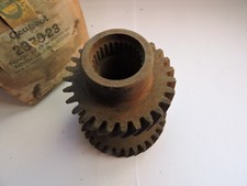 Pignon de renvoi de 3 em vitesse Peugeot 203-403?? -Réf 237023