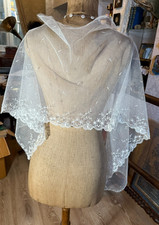 DENTELLE ANCIENNE - Large volant de tulle brodé - 1.60 mètre