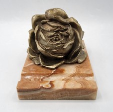 Encrier en marbre et régule patiné à décor floral de rose Art Déco