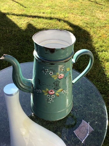 Ancienne cafetiere emaillée