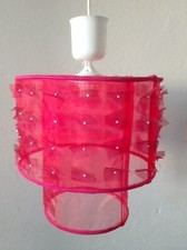 LUSTRE PLAFONNIER EN TISSU ORGANZA ROUGE AVEC DISPOSITIF D'ACCROCHE 