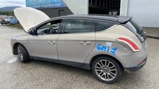Moyeu avant gauche LANCIA