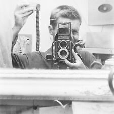 Tirage photo sur papier  argentique  PHOTOGRAPHE  1960 30x30cm