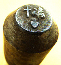 Ancienne matrice/poinçon outil ( A2504) 130g croix/coeur/fleur