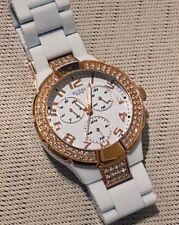 Montre boîtier rond, cadran en or rose Femme ? Guess