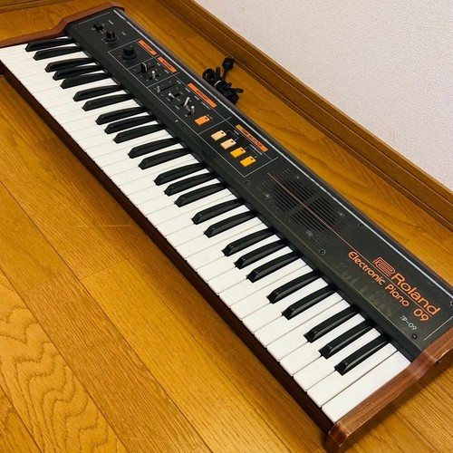 Roland electric piano - ep-09,