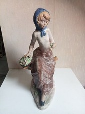 statuette en céramique