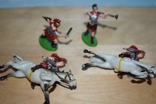 lot de 4 soldats Romains injecta-plastic environ 1/35