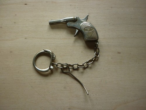 Ancien porte clé révolver - porte,